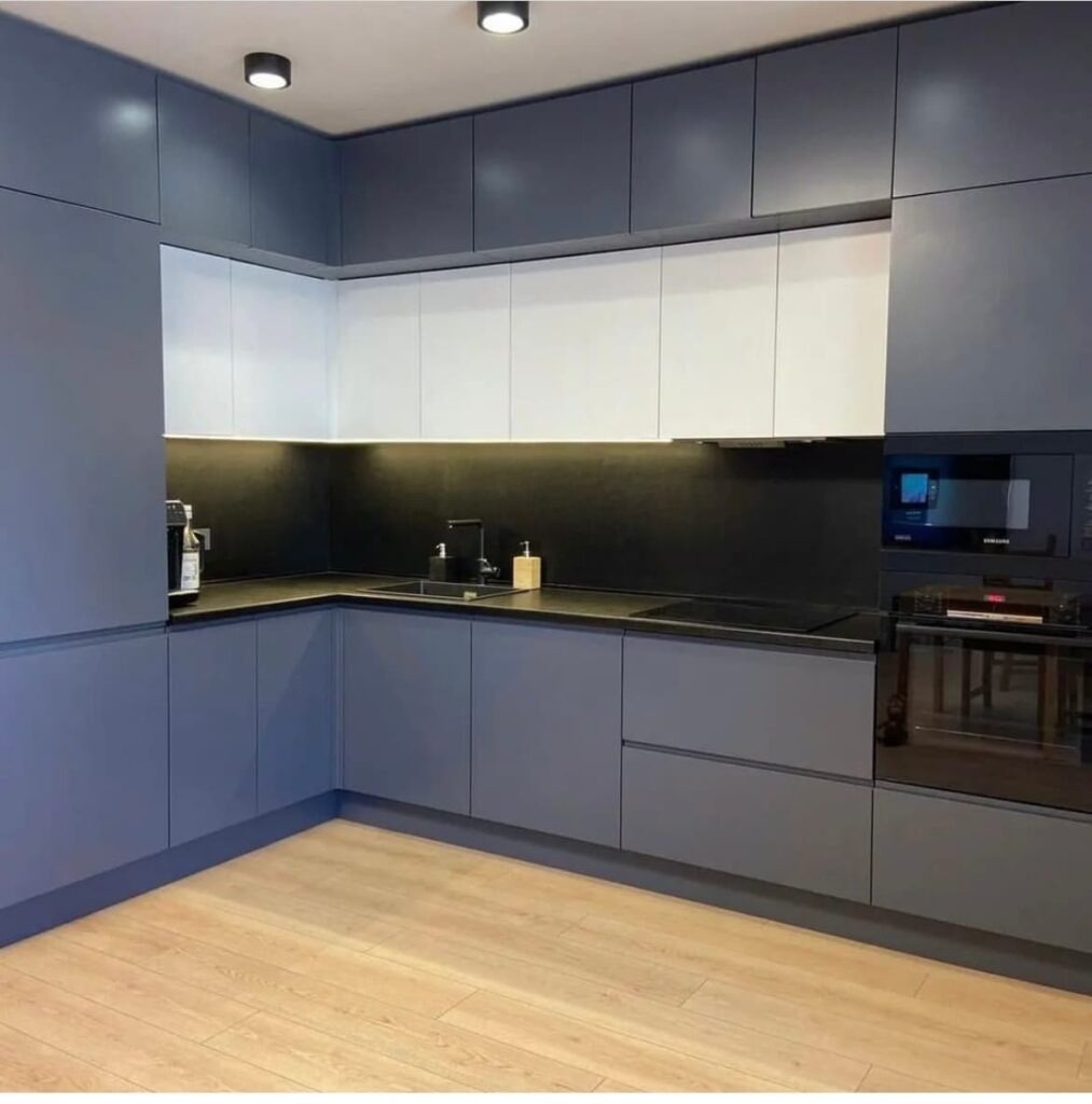 dg-cuisine-realisation-Gif-Sur-Yvette-Cuisine-Allemande-facades-bleu-blanche-granit-noir-zimbabwe