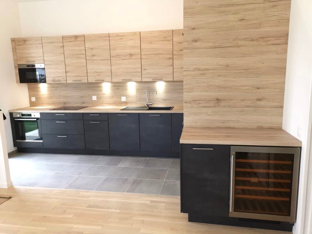 dg-cuisine-realisation-Montmorency-cuisine-bi-ton-facades-gris-beton-bois