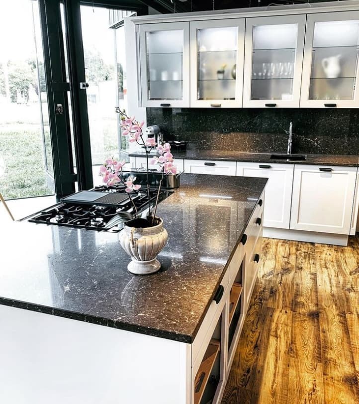 dg-cuisine-realisation-Sartrouville-cuisine-allemande-facades-à-cadres-plan-de-travail-granit