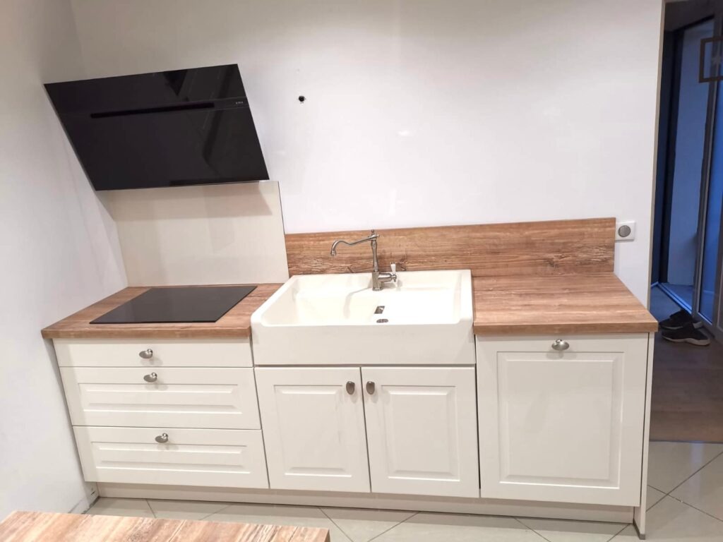 dg-cuisine-realisation-paris-cuisine-allemande-facades-à-cadres-evier-timbre-01